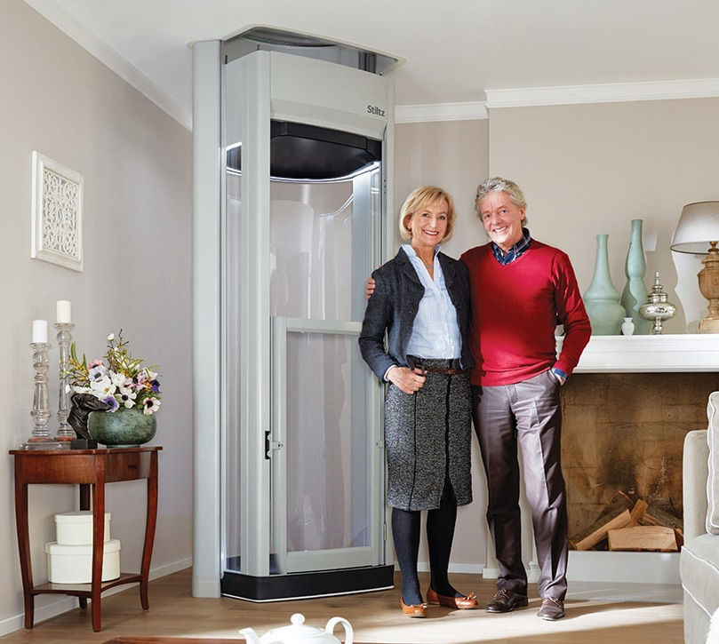 stiltz-duo-plus-home-lift-with-customers